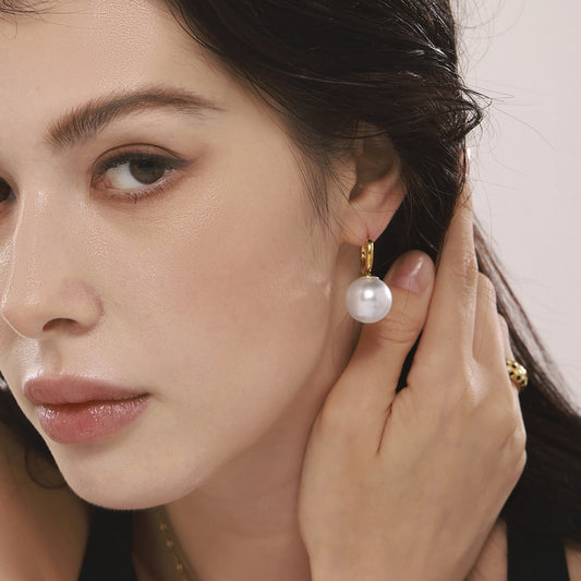 Simple Shell Pearl Earrings