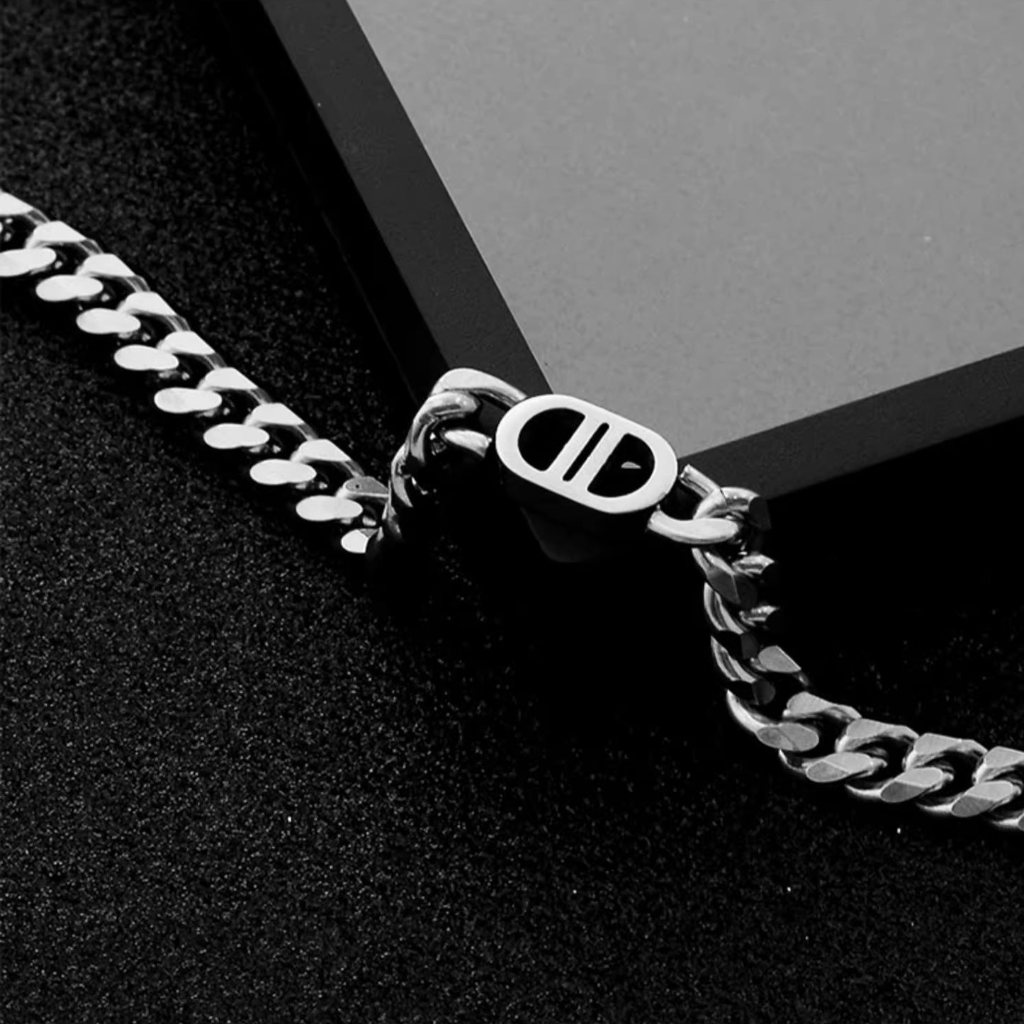 Pig Nose Cuban Chain